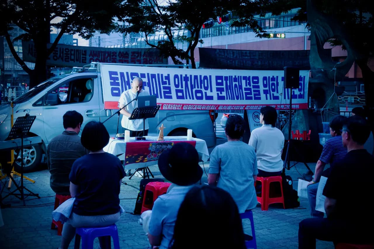 첫 만남과 현장 방문의 순간